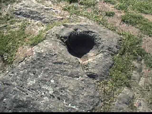 Dunadd round hole