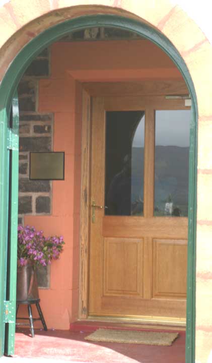 MacInnes door